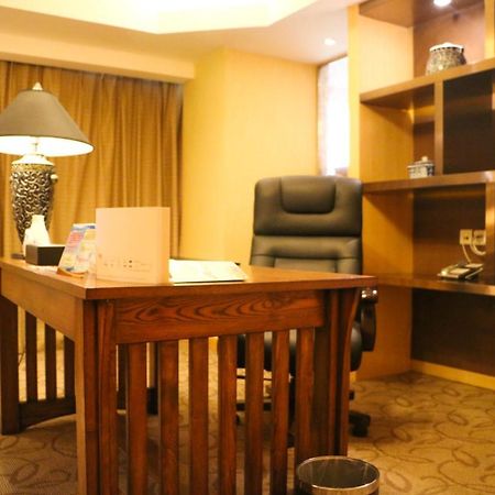 Holiday Inn Binhai Тиендзин Екстериор снимка