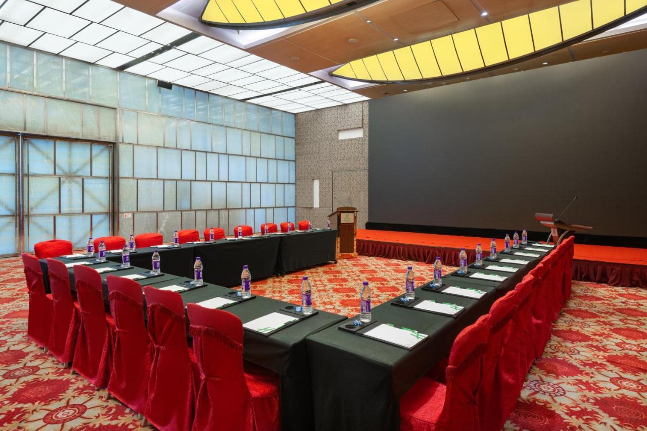 Holiday Inn Binhai Тиендзин Екстериор снимка