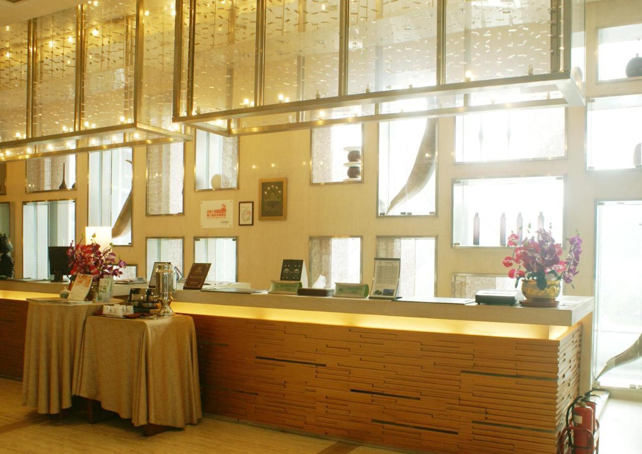 Holiday Inn Binhai Тиендзин Екстериор снимка
