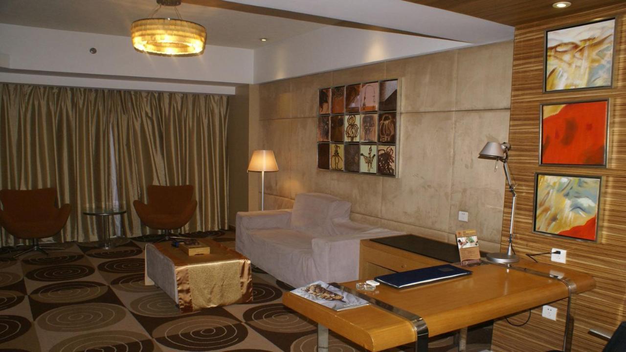 Holiday Inn Binhai Тиендзин Екстериор снимка