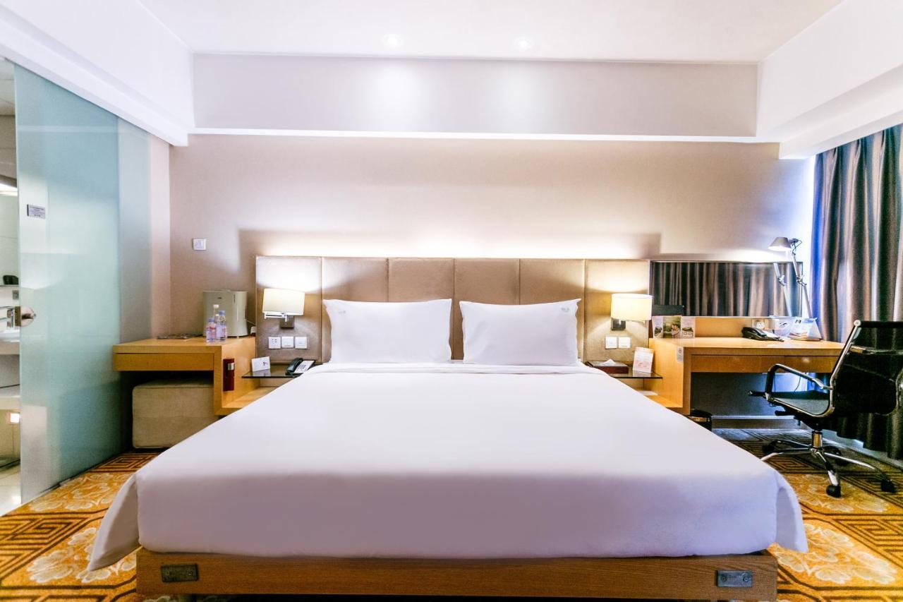 Holiday Inn Binhai Тиендзин Екстериор снимка