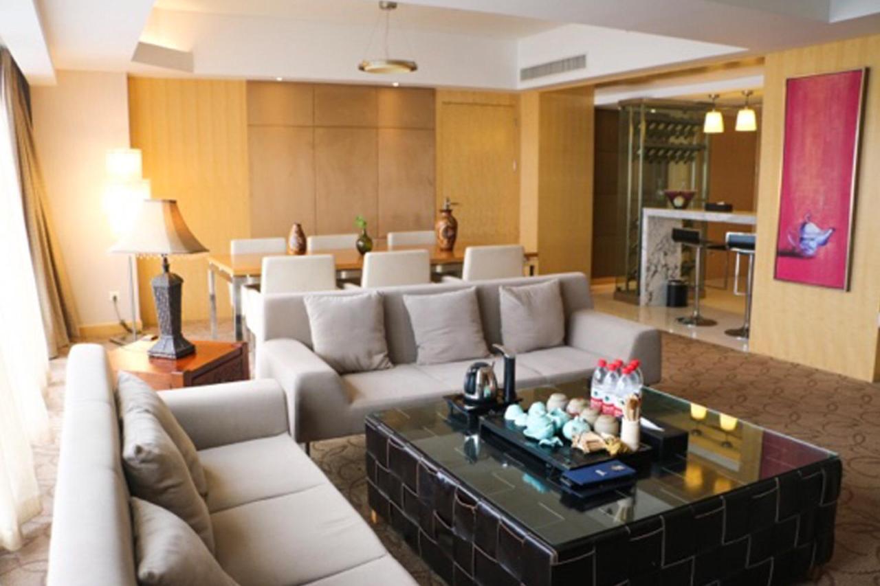 Holiday Inn Binhai Тиендзин Екстериор снимка