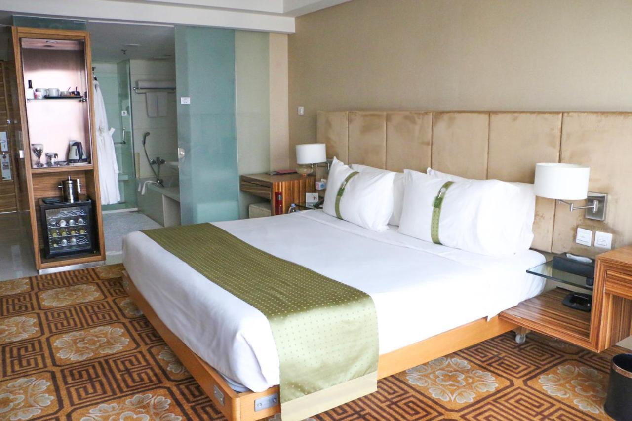 Holiday Inn Binhai Тиендзин Екстериор снимка