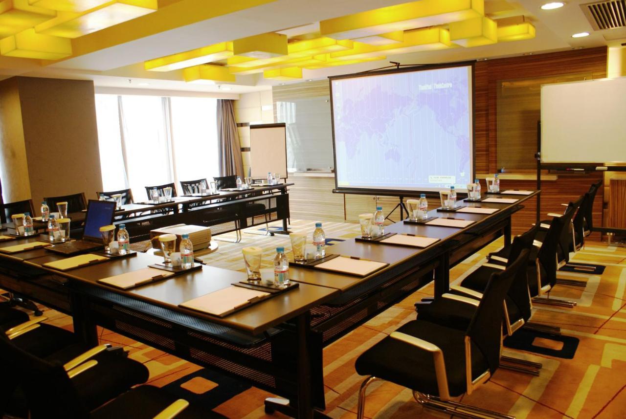 Holiday Inn Binhai Тиендзин Екстериор снимка